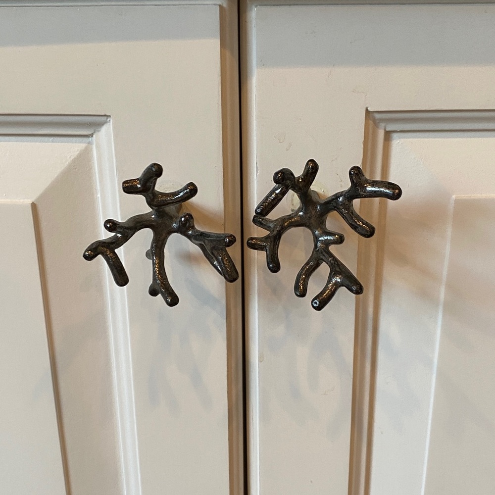 NWT A Set of 4 ANTHROPOLOGIE Antique Silver Pewter Coral Drawer Pulls/Knobs